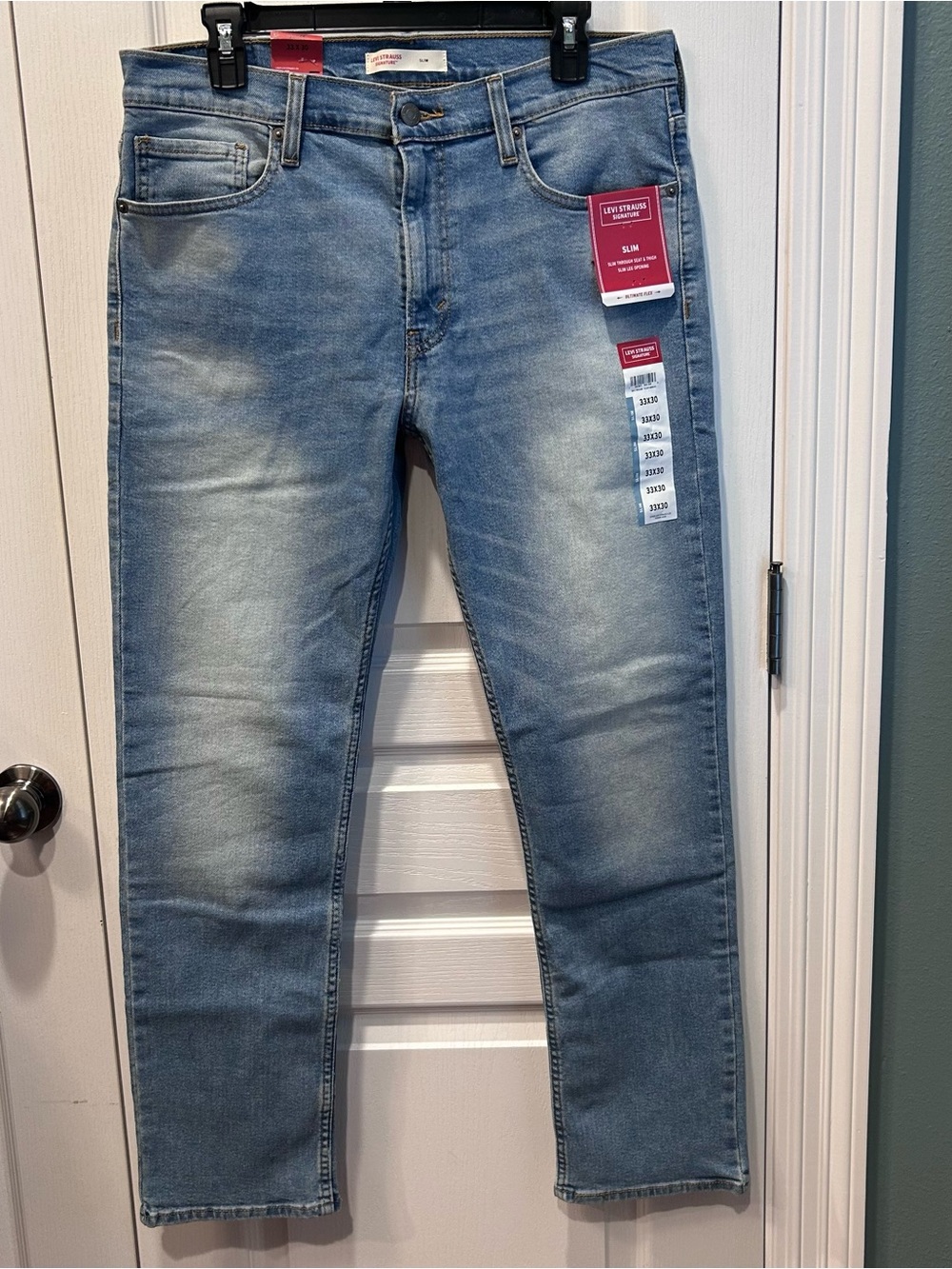 Levi's Men's Signature Slim Ultimate Flex 33x30 Light Wash Straight Leg JeanNWT